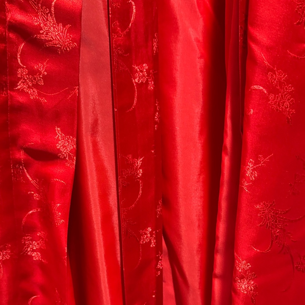 Lotus Vibrant Red Women's Kimono 100%silk - Picture 4 of 7